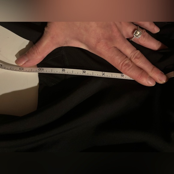 Women’s Old Navy, active power, soft medium, SUPER SOFT side pocketsCOMFORTABLE - Picture 9 of 14